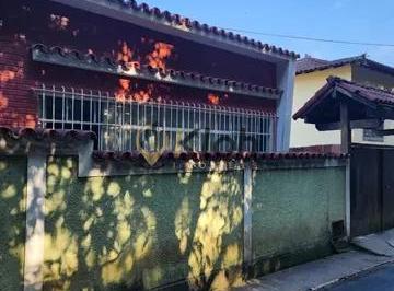 Casa · 156m² · 6 Quartos · 5 Vagas · Excelente Localização! 2 Casas, Primeira 3 Quartos E Segunda Com 2 Quartos Com Anexo Com 1 Quarto!
