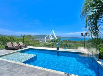 Foto 01 · Casa a Venda No Condomínio Fechado Panorâmico Em Bombinhas Com Vista Definitiva Do Mar