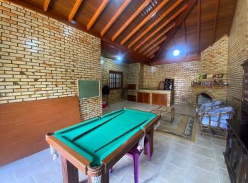 Casa · 220m² · 4 Quartos · 4 Vagas · Casa À Venda Ampla E Muito Bem Localizada!