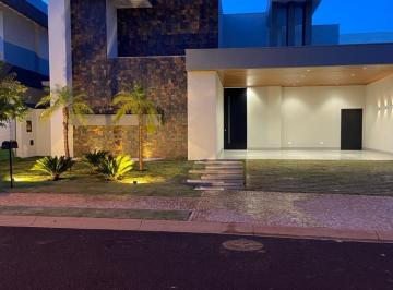 Casa de 4 quartos, Uberlândia · Casa Condomínio Jardim Versailles