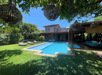 Casa de 6 quartos, Mata de São João · Casa Em Sauípe Com 6|4, 04g E 550 m²