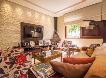 Casa · 217m² · 3 Quartos · 2 Vagas · Casa Com 3 Quartos, 3 Vagas E Piscina No Menino Deus