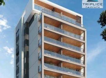 QjaDUd7yDpxtB37Gd0zedXl19feeCFdL.jpg · Cobertura Triplex 3 Suítes, Sala Com Lavabo E Varanda Gourmet, Cozinha Integrada, Área Separada, 2 V