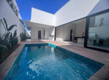 Casa de 3 quartos, Uberlândia · Casa Térrea Condomínio Splêndido