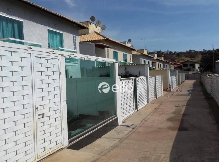 Oportunidade - Casa de 2 Andares Em Condomínio Na Lagoa de Santo Antônio