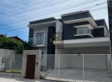 Casa · 243m² · 4 Quartos · 2 Vagas · Casa 243,49 m² Mobiliada Com Piscina No Centro de Camboriú