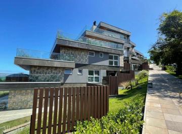 Casa · 488m² · 4 Quartos · 4 Vagas · Solos - Casas Suspensas