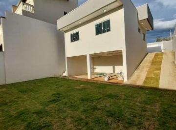 2023/10/3fd87daf31d6dd8ebc67be61df5d7582.jpg · Casa a Venda Localizada No Residencial Tiradentes Em Poços de Caldas, Conta Com 3 Dormitórios E Um S