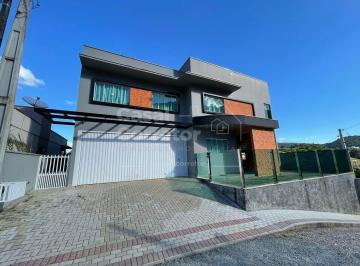 Casa · 350m² · 4 Quartos · 2 Vagas · Incrível E Elegante Casa de 4 Dormitórios Sendo 2 Suítes