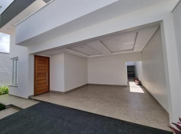 Foto 01 · Excelente Casa de Alto Padrão No Bairro Morada Nova Em Patrocinio Mg