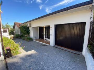 Casa · 179m² · 3 Quartos · 2 Vagas · Excelente Alvenaria Em Ótima Localização