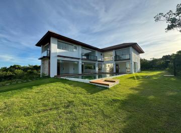 Casa de 5 quartos, Mata de São João · Casa Alto Padrão Em Praia Do Forte 5|4, 06g E 380 m²