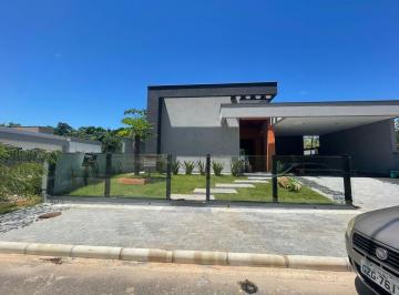 Casa · 180m² · 3 Quartos · 4 Vagas · Linda Casa de Alto Padrão Com 3 Dormitórios Sendo 1 Suite Em Loteamento Fechado Em São José - Sc