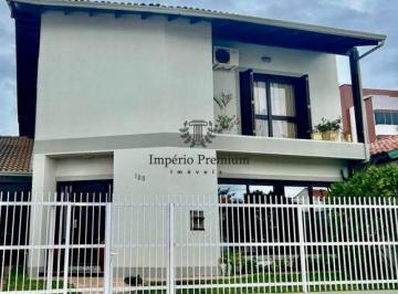 Casa · 240m² · 4 Quartos · 3 Vagas · Residência Aconchegante No Centro de Torres: 4 Quartos, Lareira E Espaço Gourmet