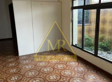 Casa · 260m² · 6 Quartos · 1 Vaga · Aproveite Essa Oportunidade! Excelente Imóvel Para Fins Comerciais Ou Residenciais.