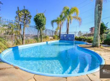 Casa · 495m² · 5 Quartos · 3 Vagas · Casa Semimobiliada Com 02 Suítes, Sacadas E Piscina!