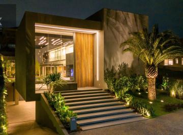 Casa · 1266m² · 5 Quartos · 8 Vagas · Imoveis - Em Tamboré