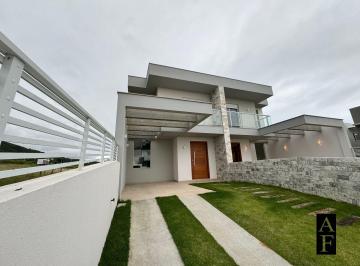 Casa · 149m² · 3 Quartos · 2 Vagas · Casa Sobrado Em Ferraz, Garopaba/sc