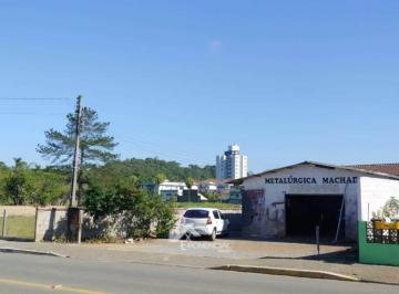 Casa · 112m² · 4 Quartos · 1 Vaga · Casa de Alvenaria No Bairro Água Verde