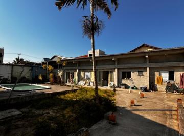 Casa · 350m² · 4 Quartos · 6 Vagas · Imoveis - Em Ingleses Do Rio Vermelho