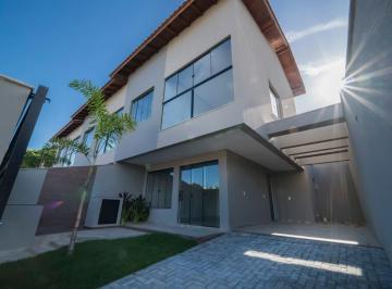 Casa , Bombinhas · Sobrado a Venda Em Mariscal