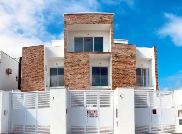Casa , Bombinhas · Sobrado Mobiliado a Venda a 450 m Da Praia de Mariscal