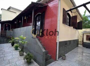 Casa · 140m² · 4 Quartos · Oportunidade! Duas Casas, Constando Cada Uma de 2 Quartos E Demais Dependências!