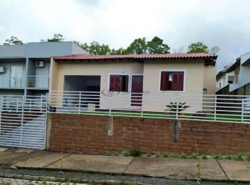 Casa · 140m² · 3 Quartos · 2 Vagas · Ampla Casa Com Pátio E Piscina Na João Alves!