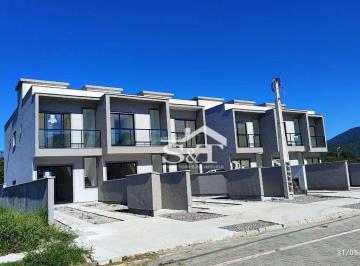 fa412d74fd47a6b1461321a69b34f363.jpg · Sobrado À Venda, 122 m² por R$745.000 - Rio Vermelho - Florianópolis/sc
