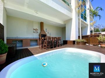 Apartamento · 85m² · 2 Quartos · 1 Vaga · Lindo Apartamento Com Piscina Em Mariscal