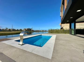 Casa de 5 quartos, Xangri-Lá · Beira Lago Com 5 Suites No Condominio Sunset! Casa Diferenciada
