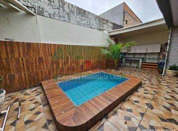 Casa · 300m² · 3 Quartos · 2 Vagas · Casa de Rua Residencial / Cidade Nova