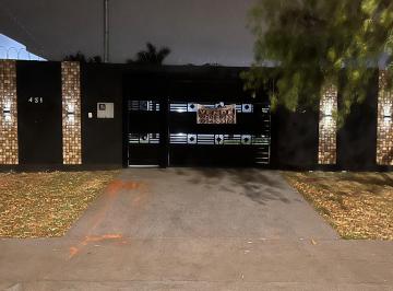 Casa de 3 quartos, Campo Grande · Casa 01 Suíte - 02 Quartos - Churrasqueira Fogão Á Lenha E Forno
