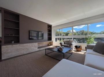 f41d599b-e714-4b3a-889d-31ac0b53da96 · Apartamento À Venda - No Centro