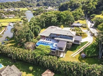 Casa · 1000m² · 6 Quartos · 10 Vagas · Linda Mansão de Canal Repleta de Verde, Com Muita Privacidade, Em Cond. de Luxo