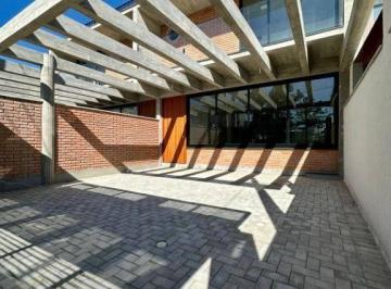 be7d05cc66e75ccd653669eac0d1a250.jpg · Casa Com 2 Dormitórios À Venda - Itacolomi - Balneário Piçarras/sc