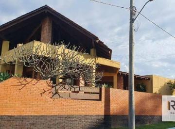 b5ccb9cd939f57e19d925f56e1d320c7.jpg · Casa Quadra Mar Exclusiva Em Balneário Piçarras: Seu Refúgio a Passos Da Praia