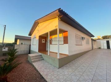 Casa · 140m² · 3 Quartos · 2 Vagas · Espaçosa Casa Com Amplo Pátio No Bairro Goiás!