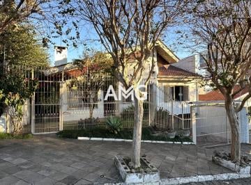 Casa · 200m² · 3 Quartos · 2 Vagas · Casa