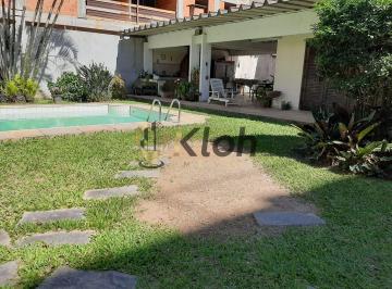 Casa · 207m² · 5 Quartos · 3 Vagas · Excelente Residência Com 4 Quartos (1 Suíte), Piscina E Casa de Caseiro Em Correas!