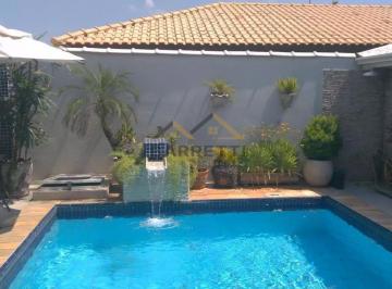 Casa · 200m² · 3 Quartos · 4 Vagas · Casa Com 200 m² E 302 m² Terreno - 3 Dormitórios Sendo 3 Suítes - 5 Banheiros