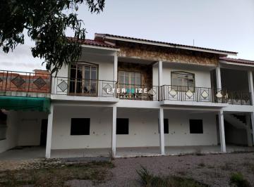 Casa · 10m² · 4 Quartos · 2 Vagas · Casa Com 4 Dormitórios - Palmas - Governador Celso Ramos/sc