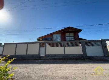 Casa · 200m² · 5 Quartos · Imoveis - Em Village Do Sol