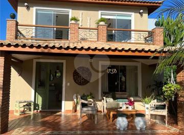 Área de Serviço · Casa Com 3 Suítes E Piscina Em Condomínio