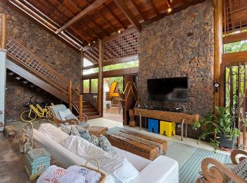 Casa · 300m² · 5 Quartos · 2 Vagas · Casa 5 Suítes Em Praia Do Forte