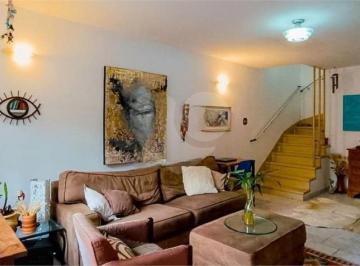 Área de Serviço · Casa À Venda - Em Perdizes