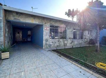 2485a31fcd69d429abe8f578800e01eb.jpg · Casa Com 04 Quartos, Sendo 01 Suíte, No Portão