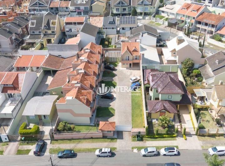 Sobrado Com 3 Quartos À Venda, 185 m² por R$749.000 - São Braz - Curitiba/pr
