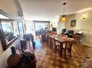 Casa de 3 quartos, São Paulo · Casa À Venda Com 136 m² 3 Quartos 3 Banheiros 4 Vagas Em Perdizes.