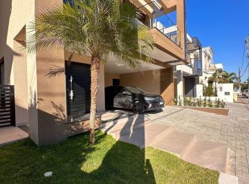 Casa · 226m² · 4 Quartos · 4 Vagas · Casa Com 4 Suítes, Piscina Privativa No Condomínio Portal Do Sol Em Piçarras Sc